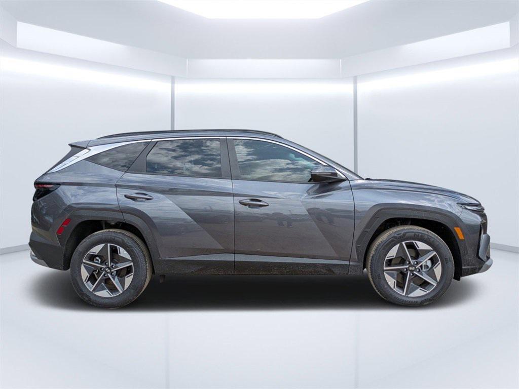new 2025 Hyundai TUCSON Hybrid car, priced at $36,370
