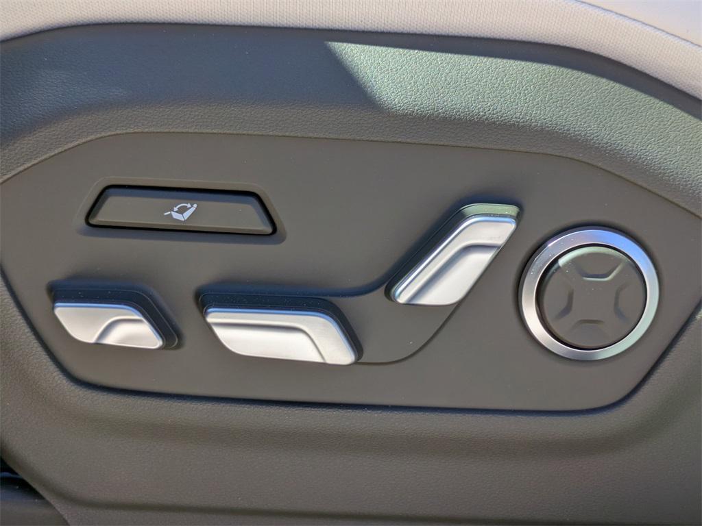 new 2025 Hyundai Santa Fe car, priced at $45,738