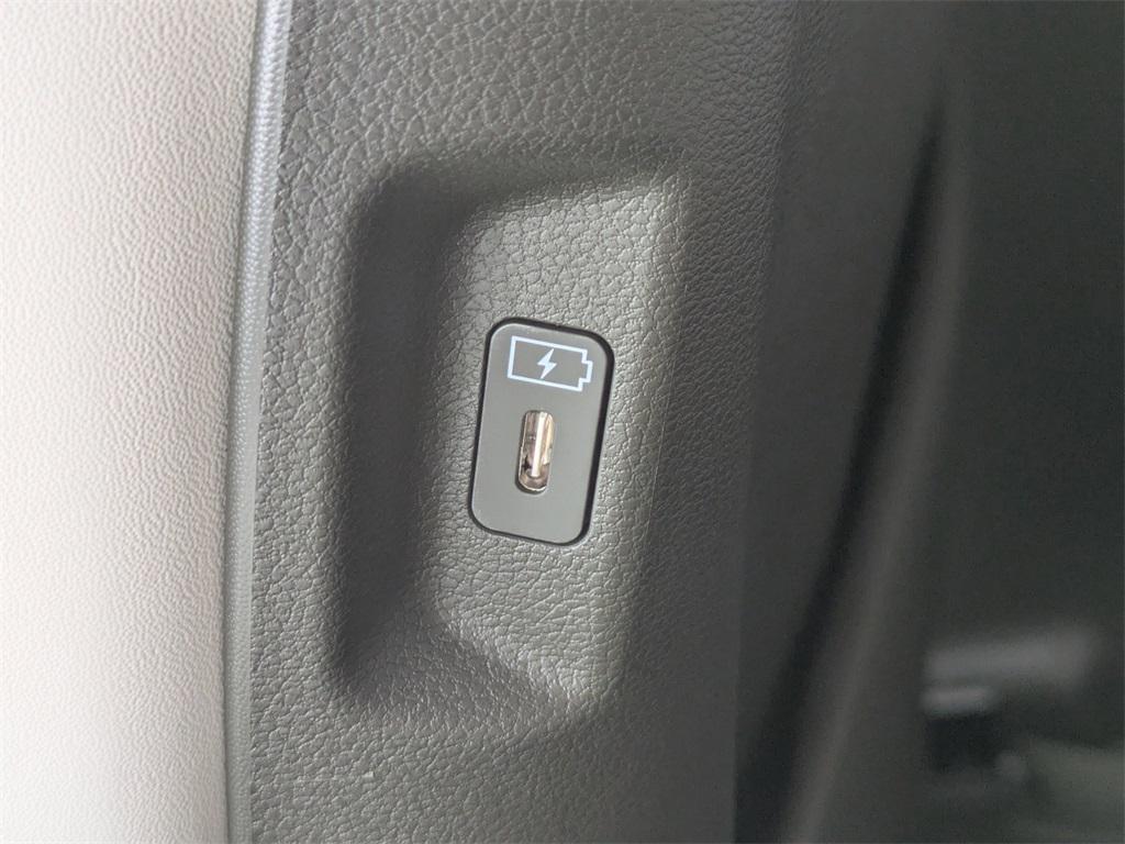 new 2025 Hyundai SANTA FE HEV car, priced at $40,914