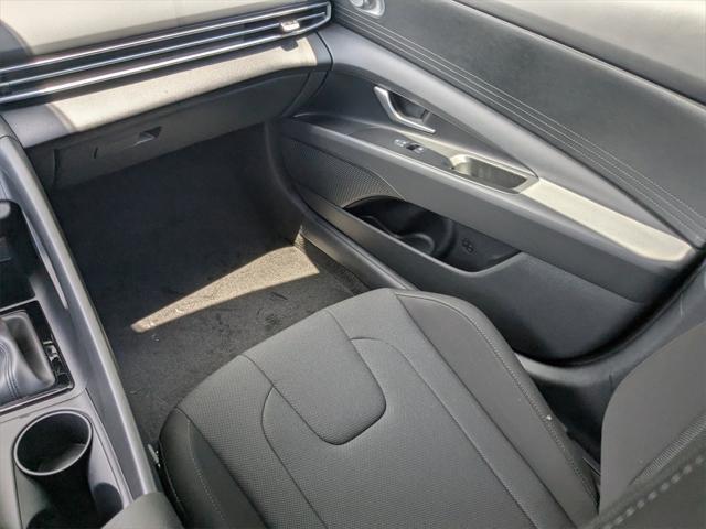 new 2025 Hyundai Elantra car, priced at $21,016