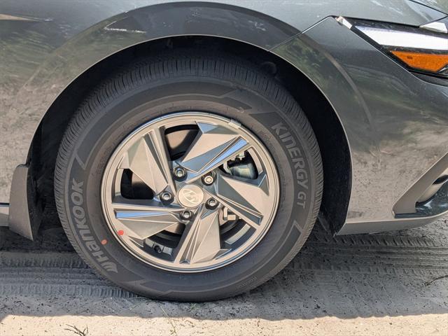 new 2025 Hyundai Elantra car, priced at $21,016