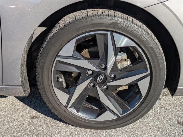 new 2025 Hyundai Elantra car, priced at $24,747