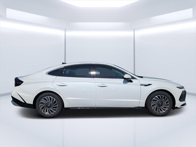 new 2025 Hyundai Sonata Hybrid car, priced at $31,863