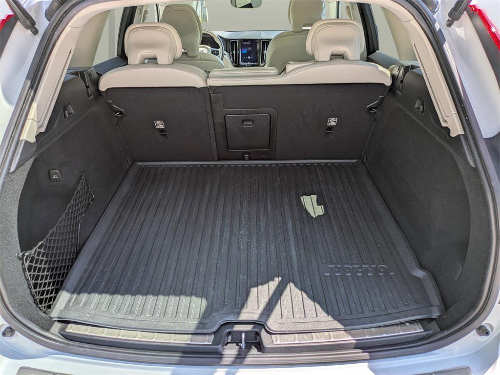 used 2022 Volvo XC60 car, priced at $18,987