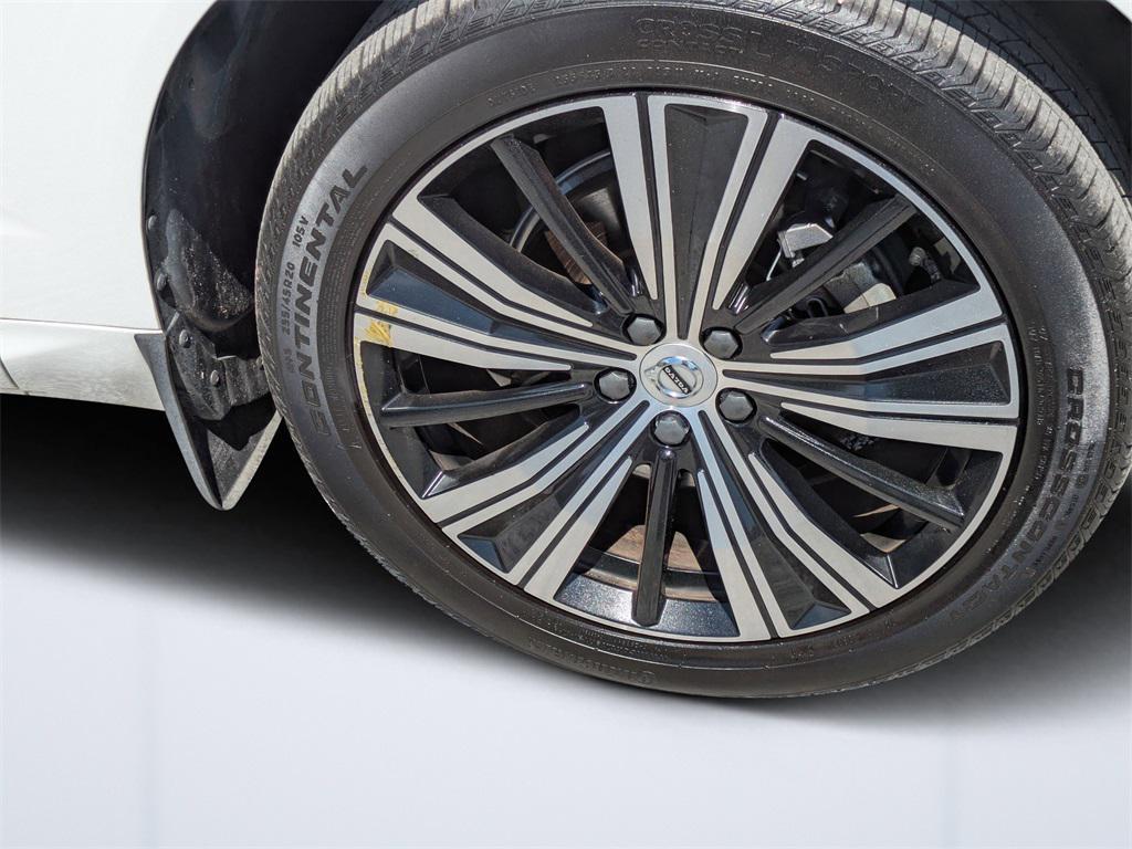 used 2022 Volvo XC60 car, priced at $18,987