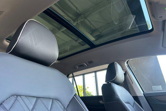 new 2025 Volkswagen Atlas car, priced at $52,744