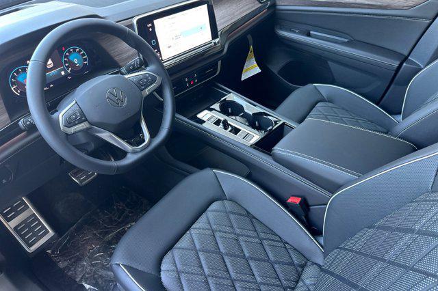 new 2025 Volkswagen Atlas car, priced at $52,744