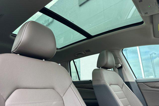new 2025 Volkswagen Atlas car, priced at $48,194