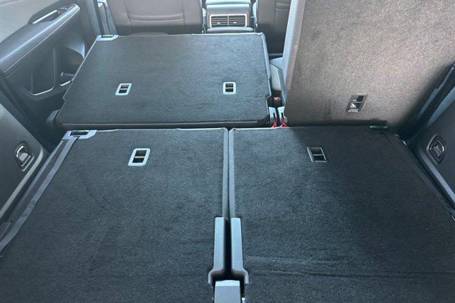 new 2025 Volkswagen Atlas car, priced at $48,059