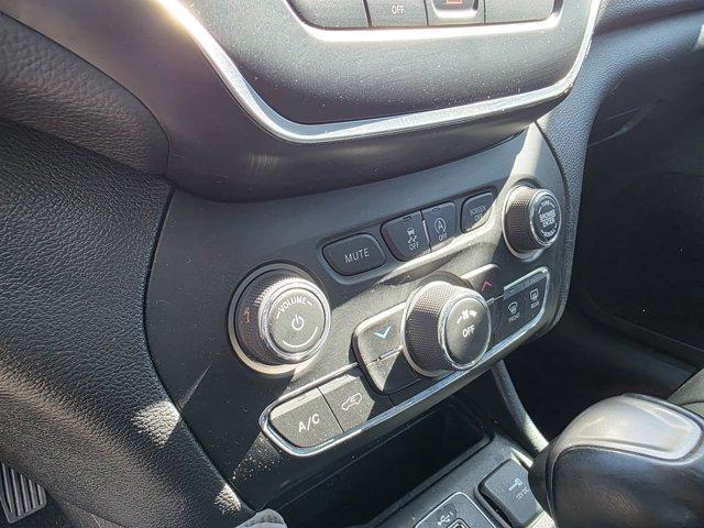 used 2020 Jeep Cherokee car, priced at $18,299