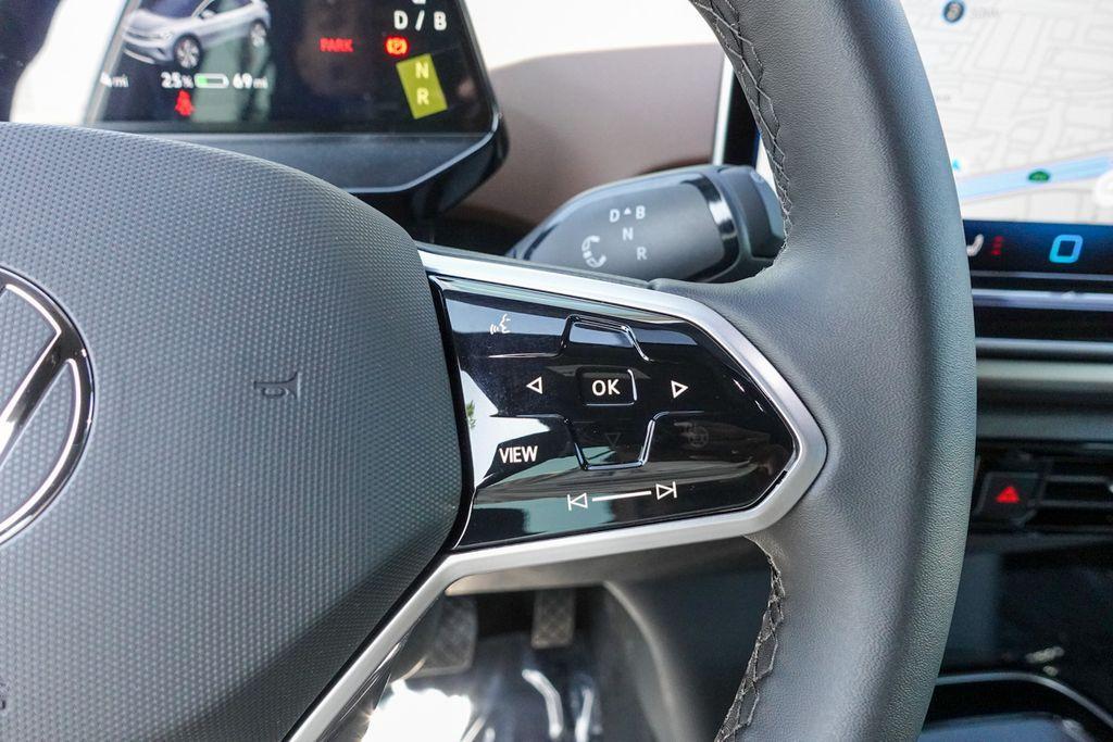 new 2025 Volkswagen ID.4 car, priced at $39,910