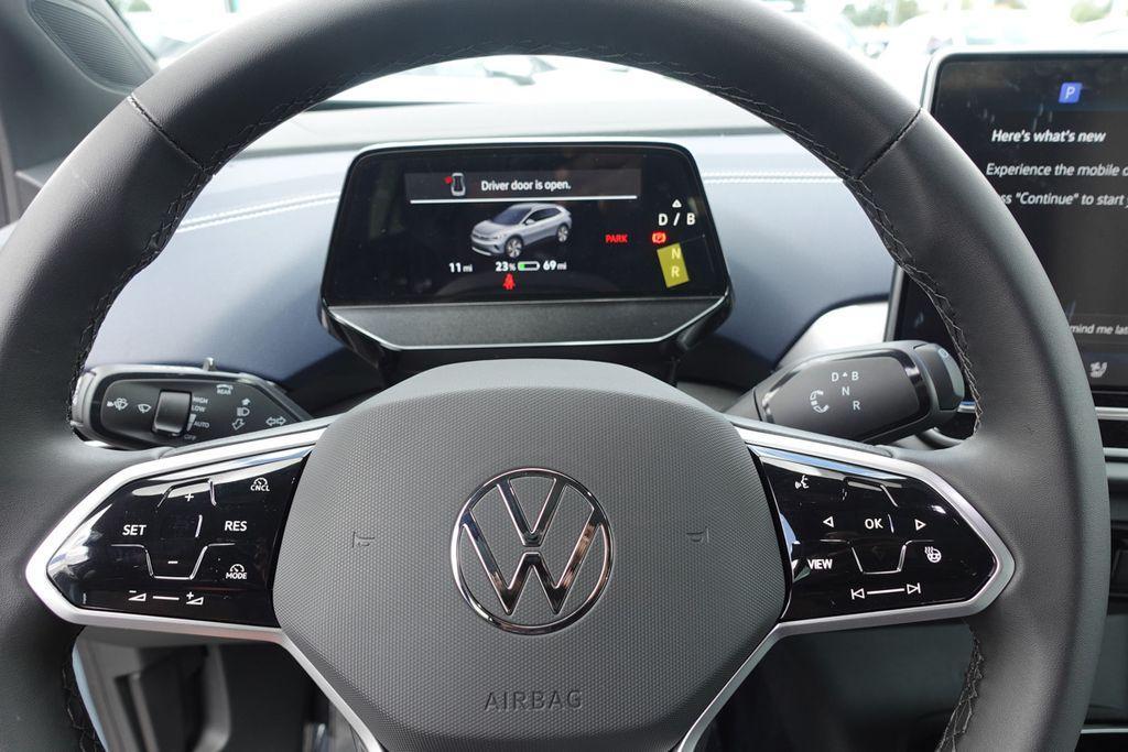 new 2025 Volkswagen ID.4 car, priced at $49,348