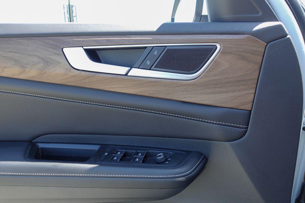 new 2025 Volkswagen Atlas car, priced at $37,842