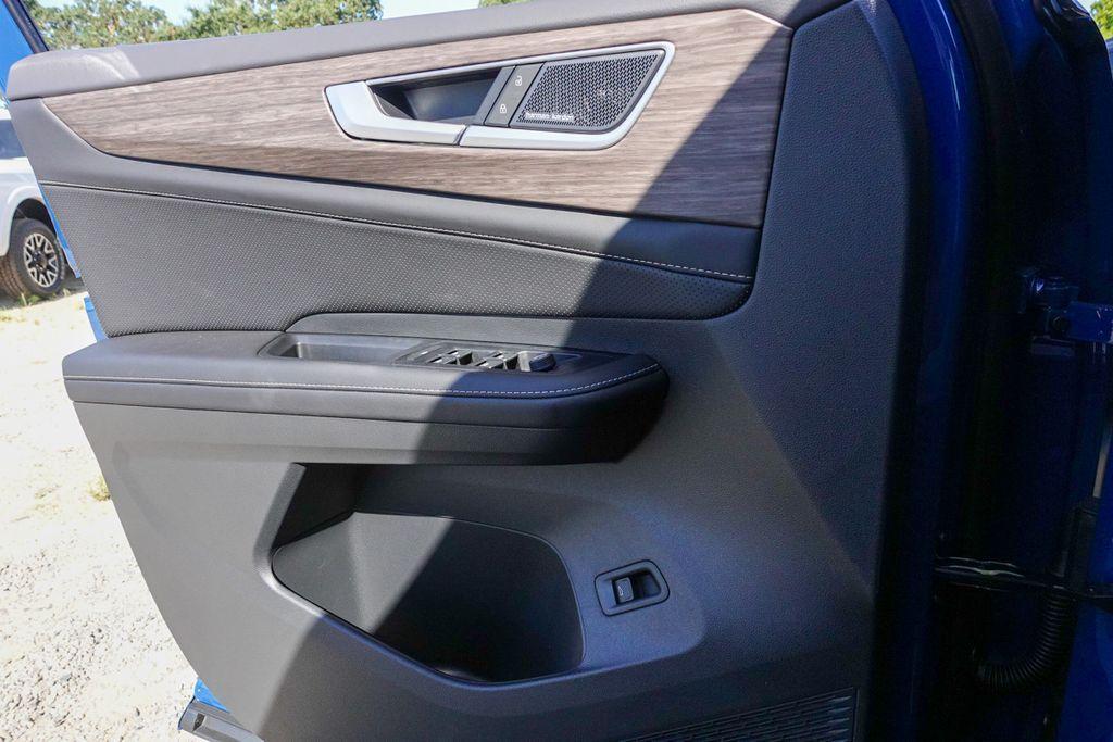 new 2025 Volkswagen Atlas car, priced at $47,539
