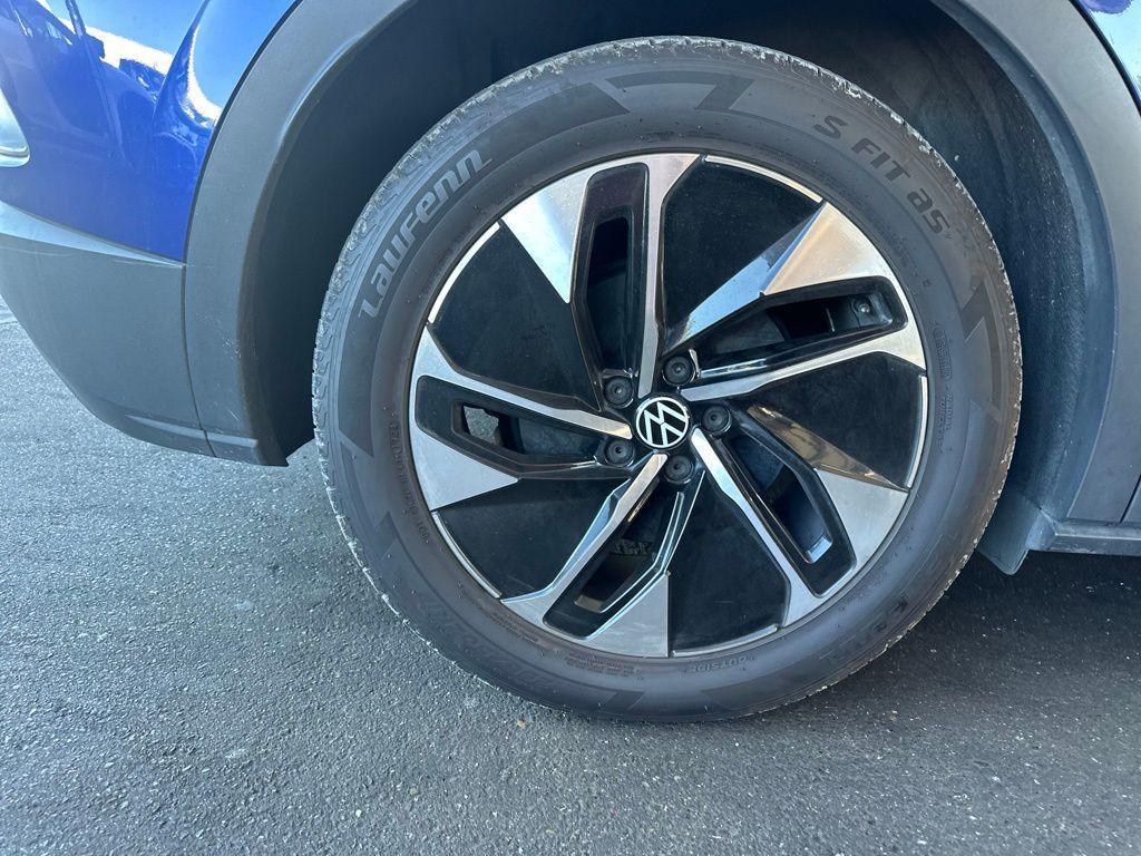 used 2022 Volkswagen ID.4 car, priced at $20,998