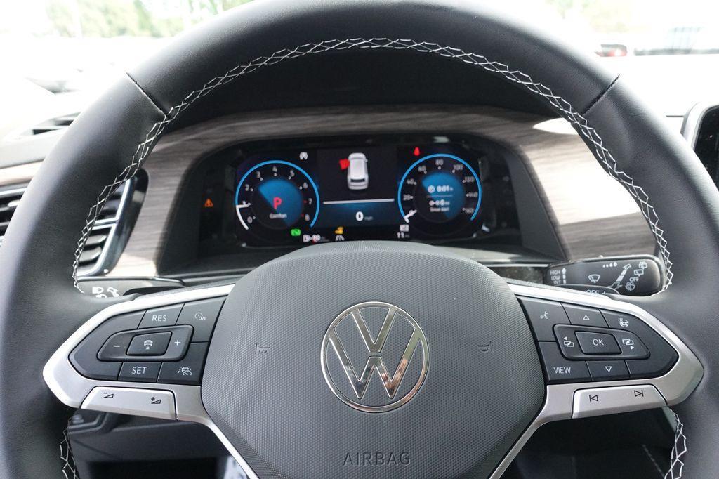 new 2025 Volkswagen Atlas car, priced at $48,057