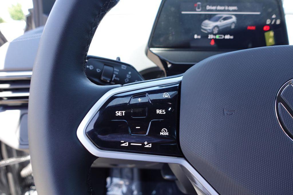 new 2025 Volkswagen ID.4 car, priced at $35,217