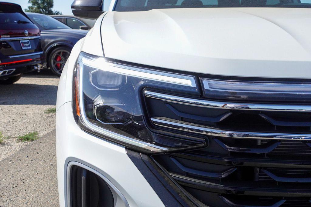 new 2025 Volkswagen Atlas car, priced at $38,986