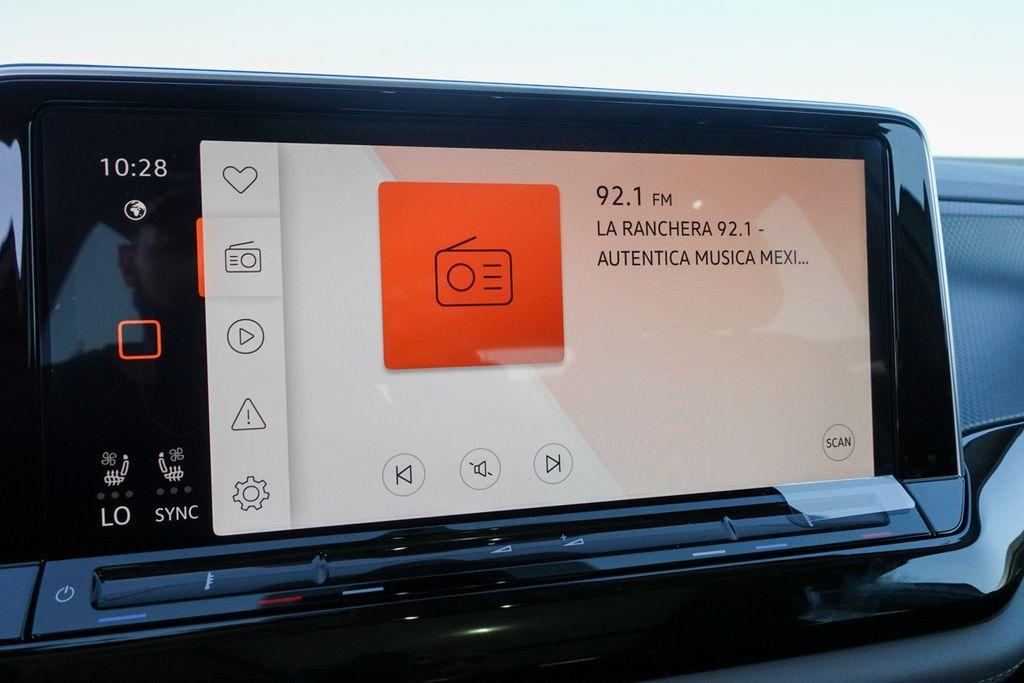 new 2025 Volkswagen Atlas car, priced at $39,559