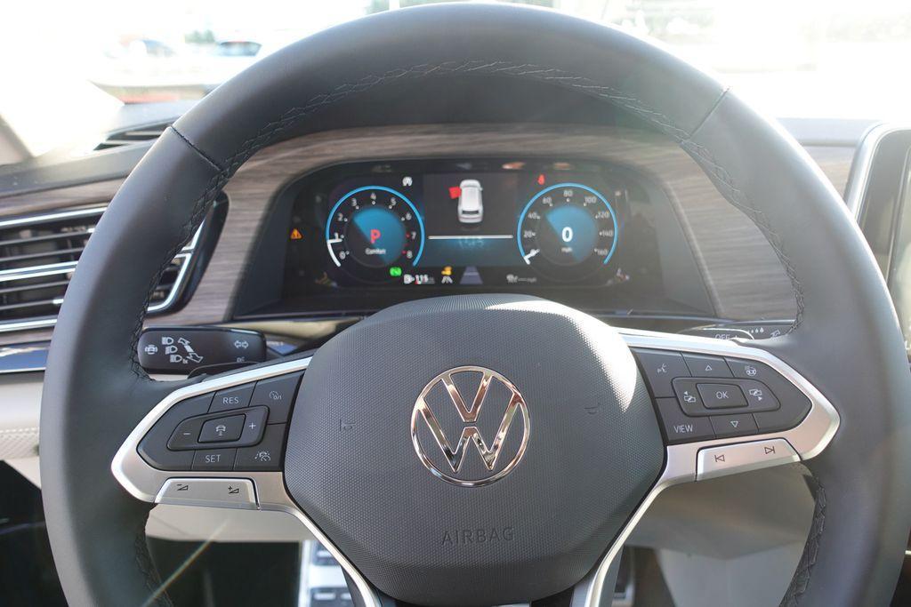 new 2025 Volkswagen Atlas car, priced at $51,656