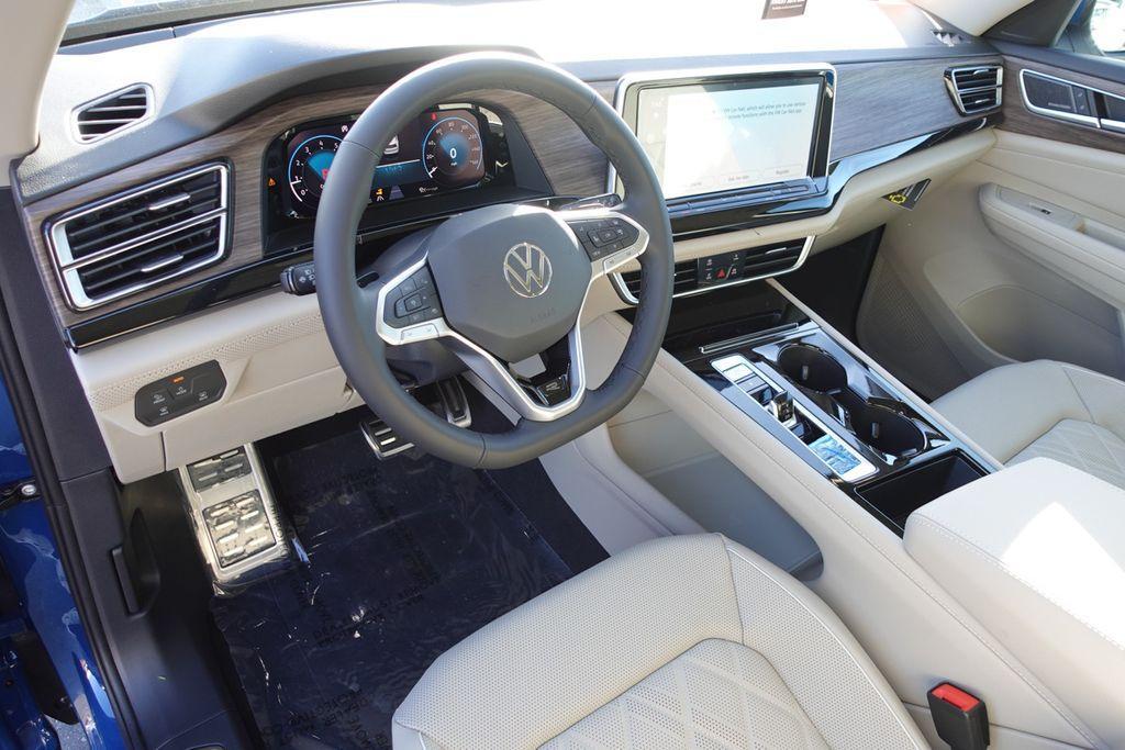 new 2025 Volkswagen Atlas car, priced at $51,656