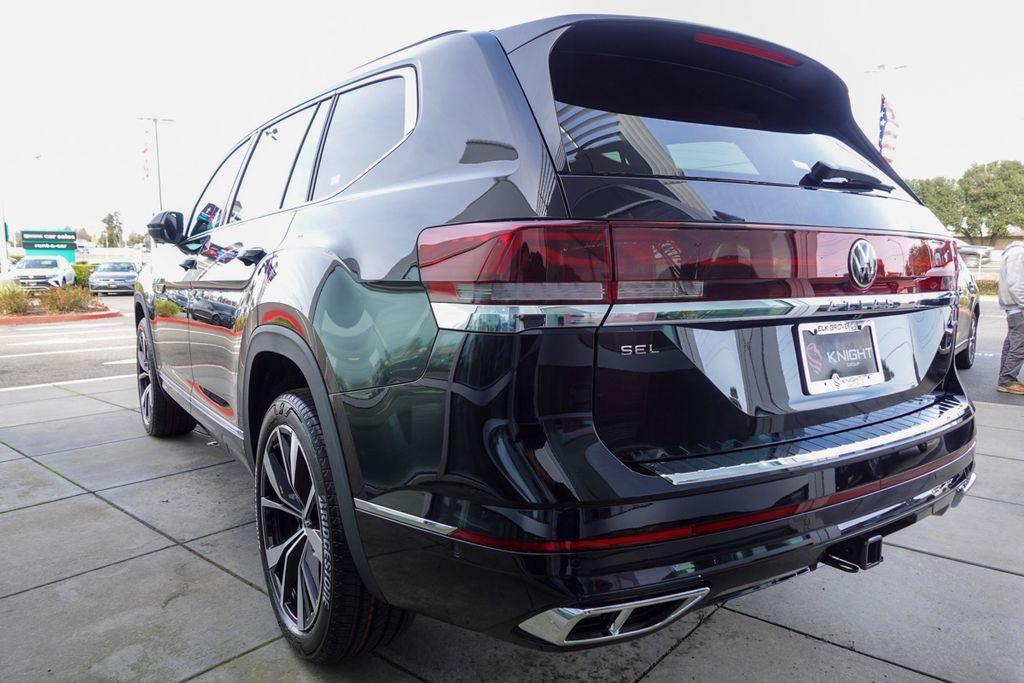new 2025 Volkswagen Atlas car, priced at $51,656