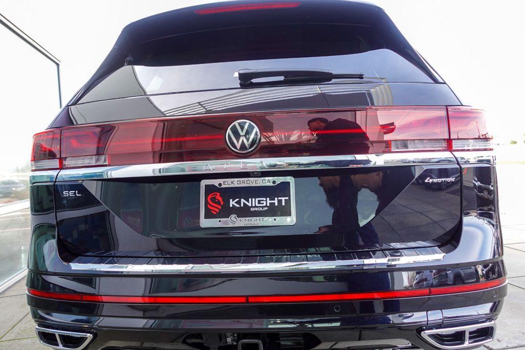 new 2025 Volkswagen Atlas car, priced at $51,656