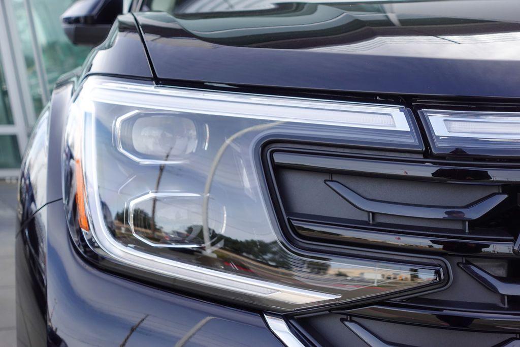 new 2025 Volkswagen Atlas car, priced at $51,656