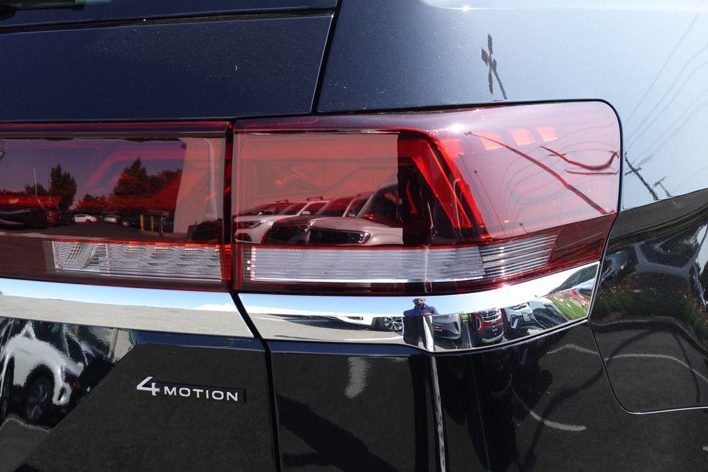 new 2025 Volkswagen Atlas car, priced at $50,156