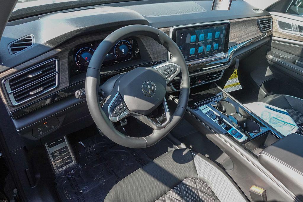 new 2025 Volkswagen Atlas car, priced at $50,156