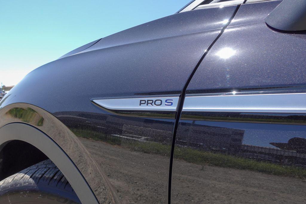 new 2025 Volkswagen ID.4 car, priced at $41,071