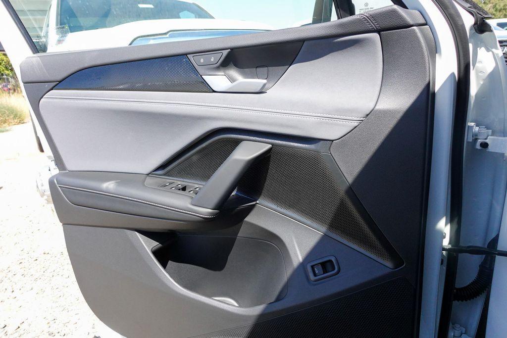 new 2025 Volkswagen Tiguan car, priced at $32,016