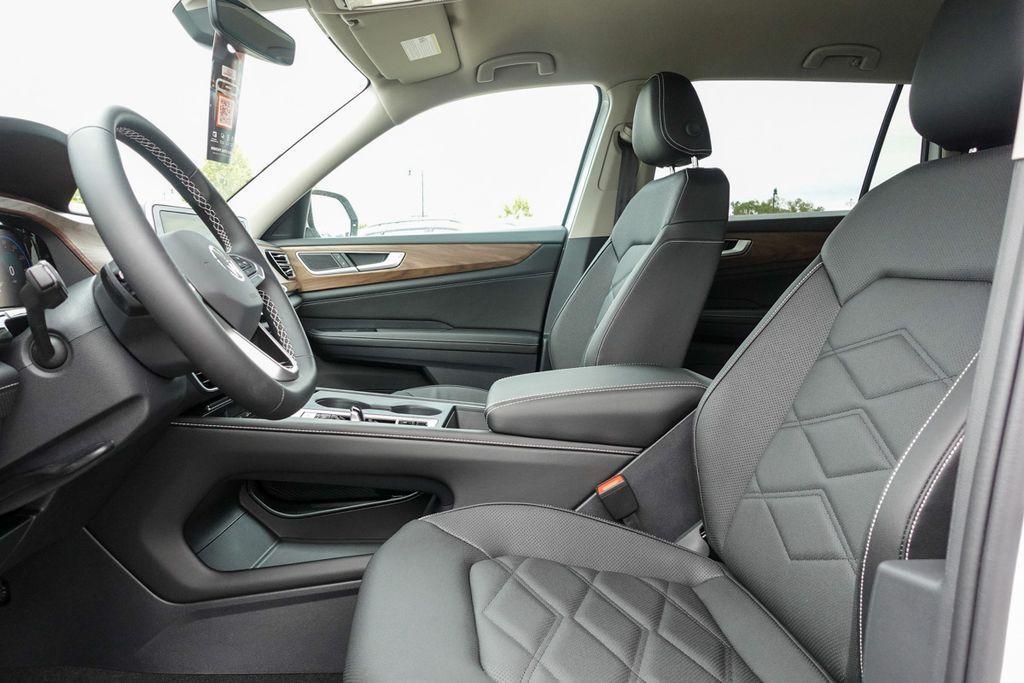 new 2026 Volkswagen Atlas car, priced at $38,676