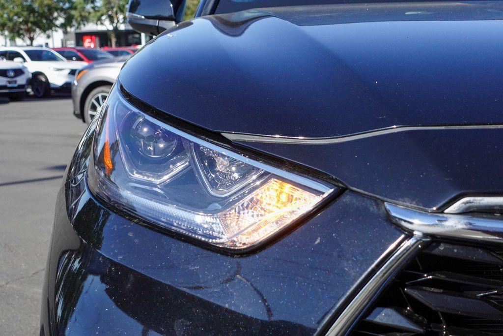 used 2023 Toyota Highlander Hybrid car, priced at $43,877
