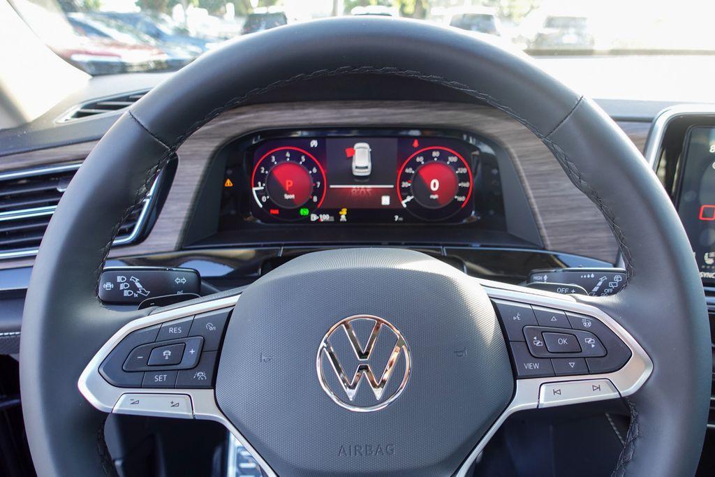 new 2025 Volkswagen Atlas car, priced at $52,632