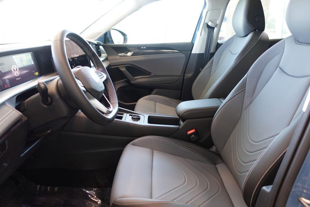 new 2025 Volkswagen Tiguan car, priced at $35,781