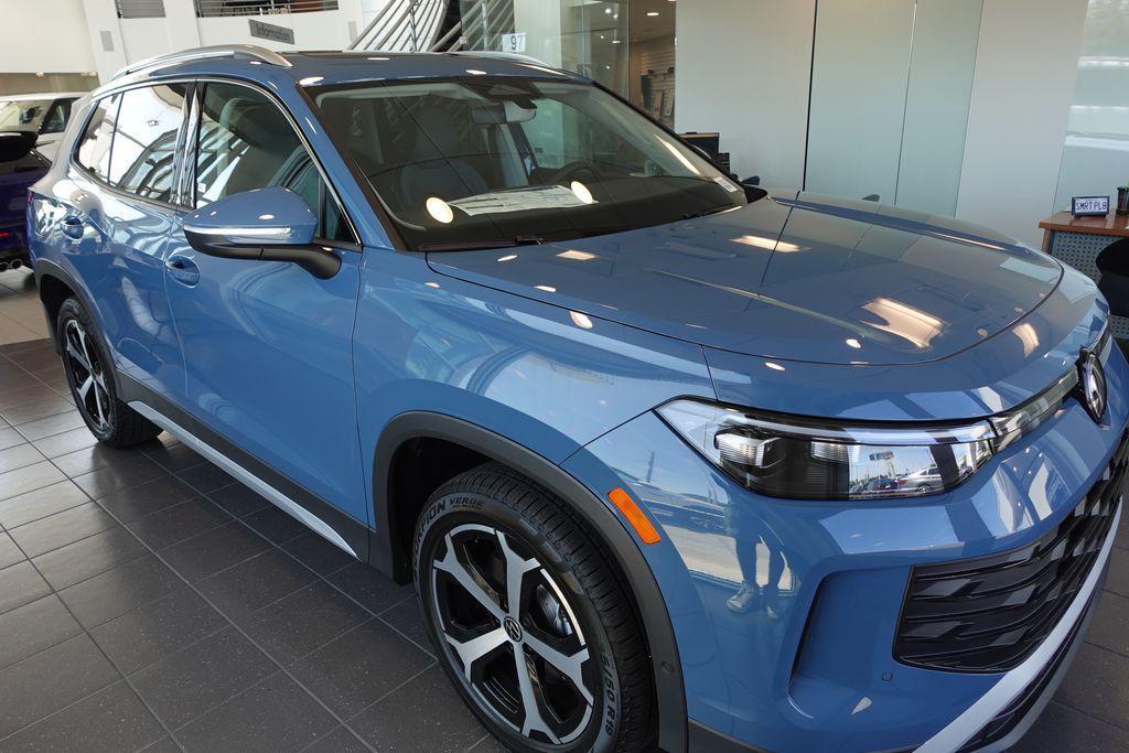 new 2025 Volkswagen Tiguan car, priced at $35,781