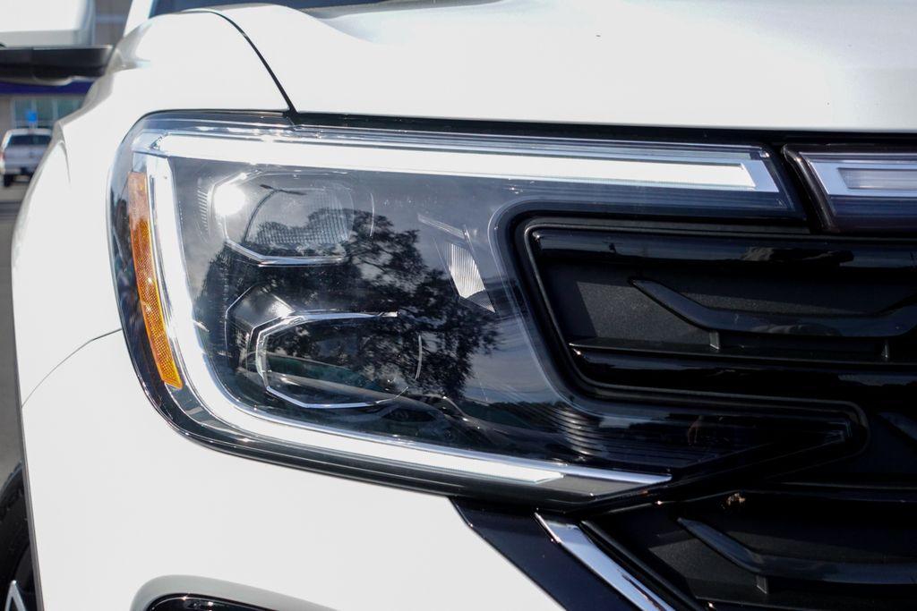 used 2025 Volkswagen Atlas Cross Sport car, priced at $37,998