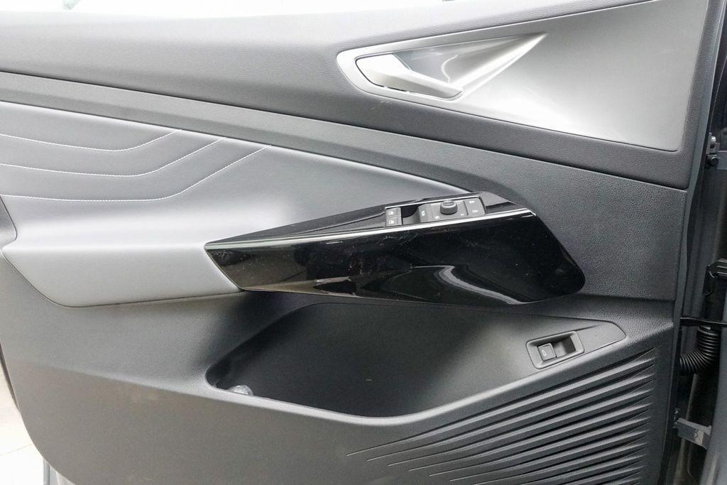 new 2025 Volkswagen ID.4 car, priced at $40,636