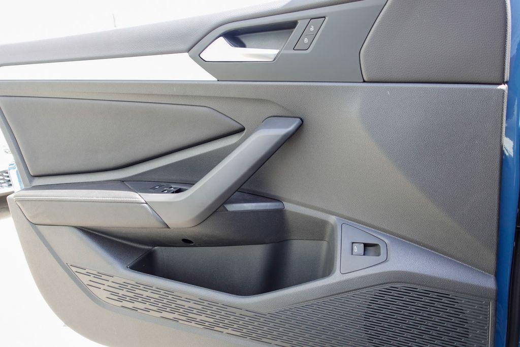 new 2025 Volkswagen Jetta car