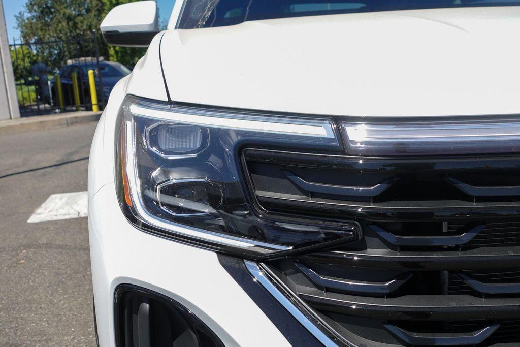 new 2025 Volkswagen Atlas Cross Sport car, priced at $33,671