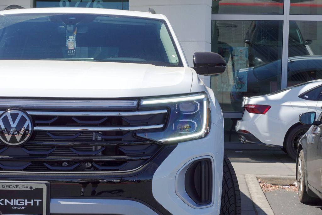 new 2024 Volkswagen Atlas car, priced at $43,714