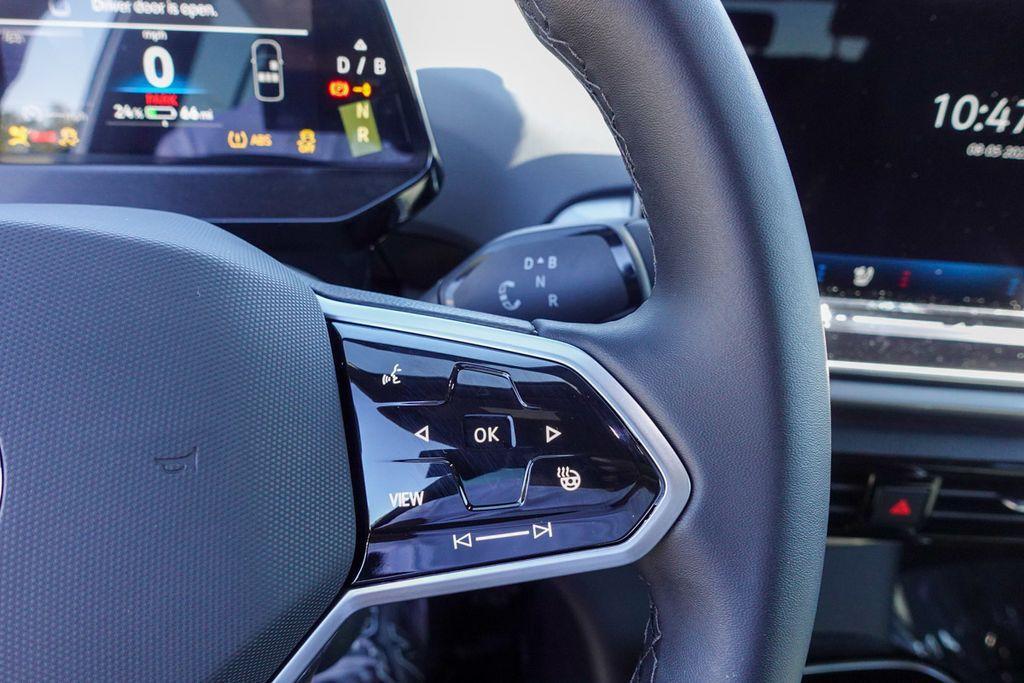 new 2025 Volkswagen ID.4 car, priced at $44,831