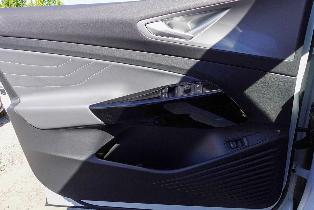 new 2025 Volkswagen ID.4 car, priced at $44,831