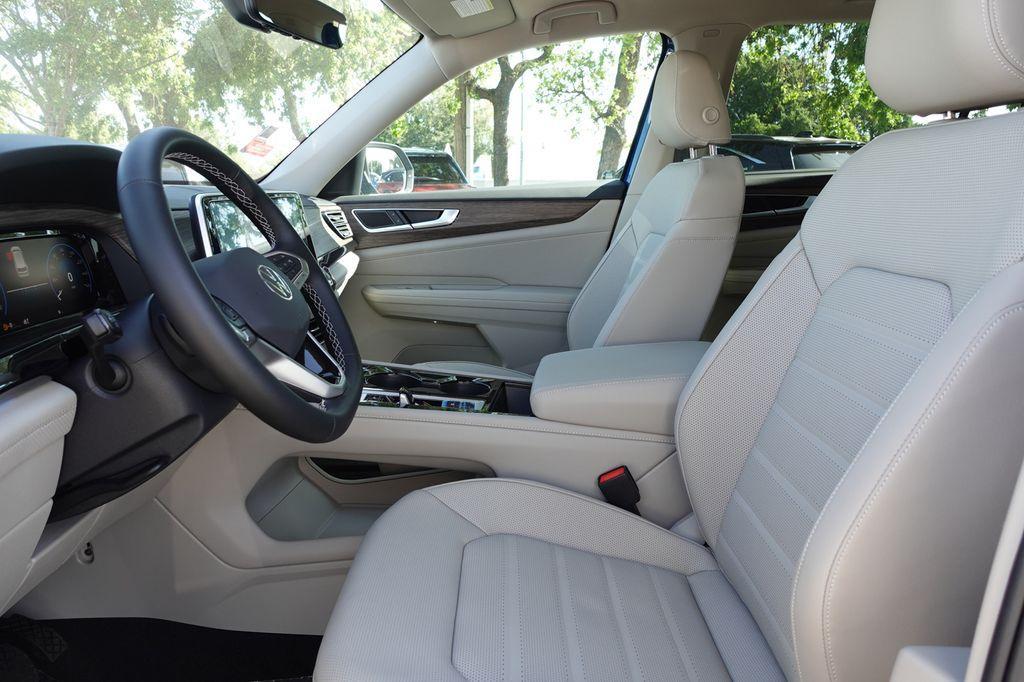 new 2025 Volkswagen Atlas car, priced at $46,817
