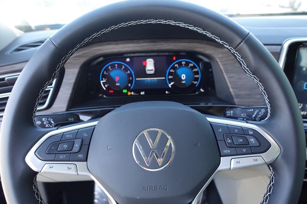 new 2025 Volkswagen Atlas car, priced at $46,817
