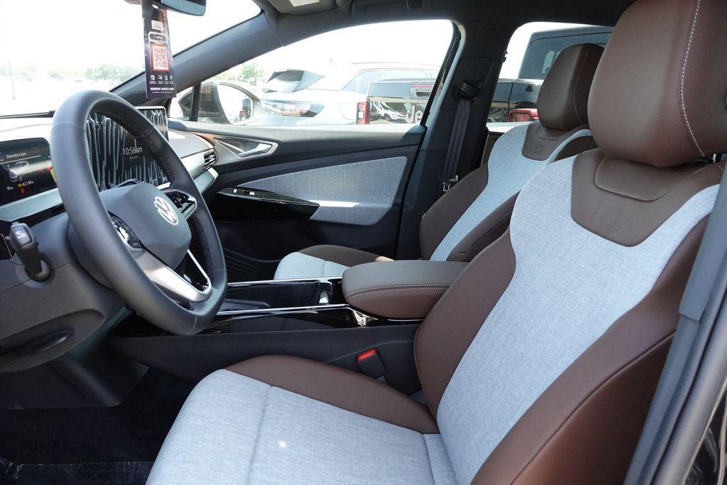 new 2025 Volkswagen ID.4 car, priced at $39,910