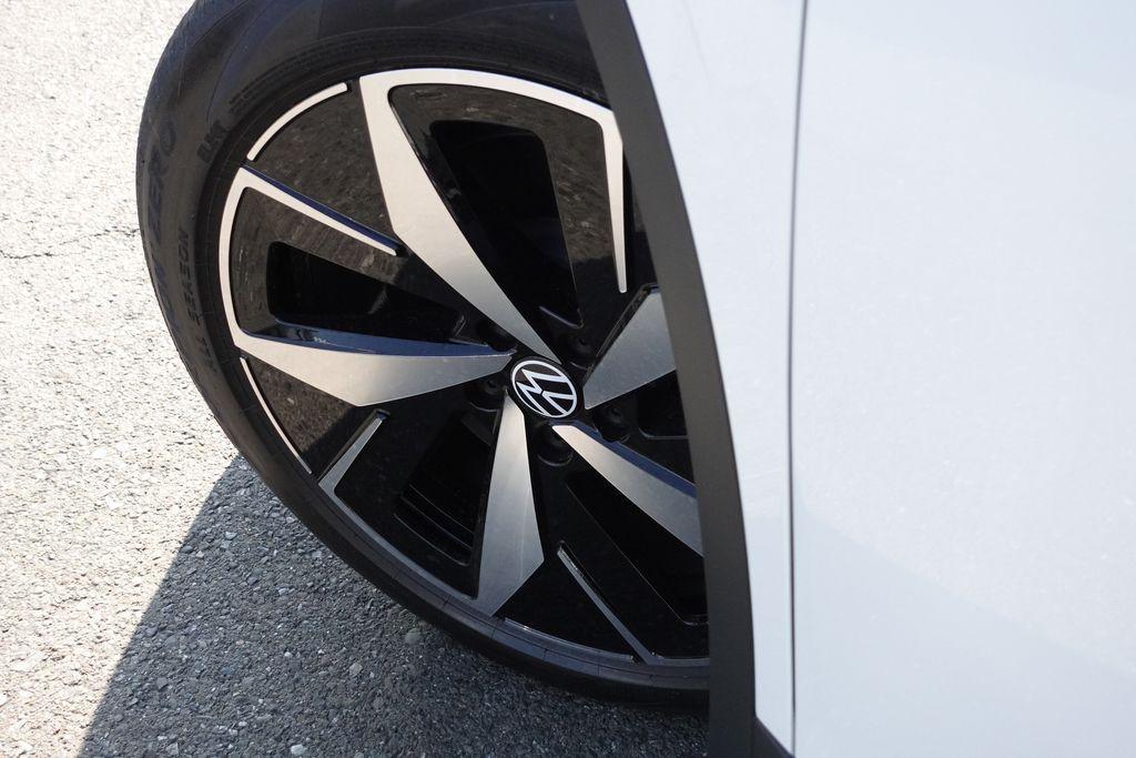 new 2025 Volkswagen ID.4 car, priced at $45,283