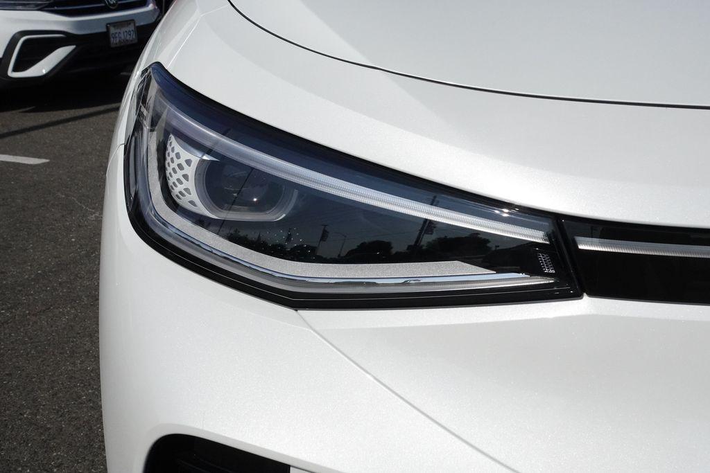 new 2025 Volkswagen ID.4 car, priced at $45,283