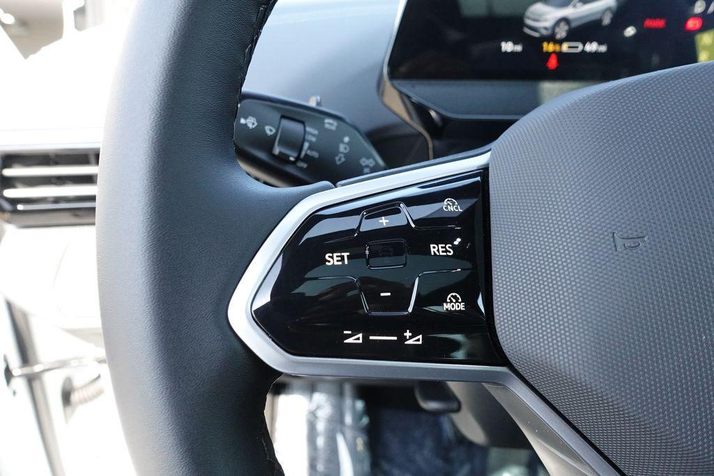 new 2025 Volkswagen ID.4 car, priced at $45,283